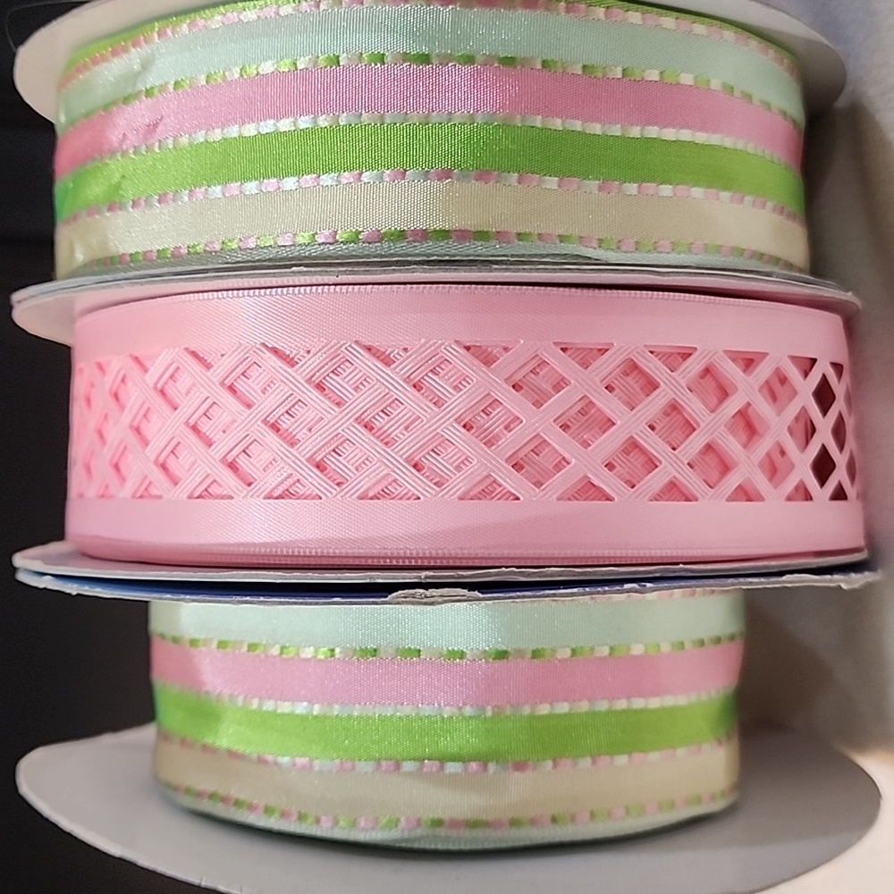 3 Rolls Kirkland Wire-edged Ribbon, 1-1/2" x 122 yards approx total - Picture 2 of 10